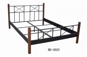 Metal Bed with wood post—BD-3023